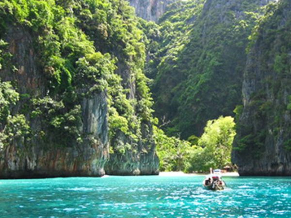 James-Bond-Island2