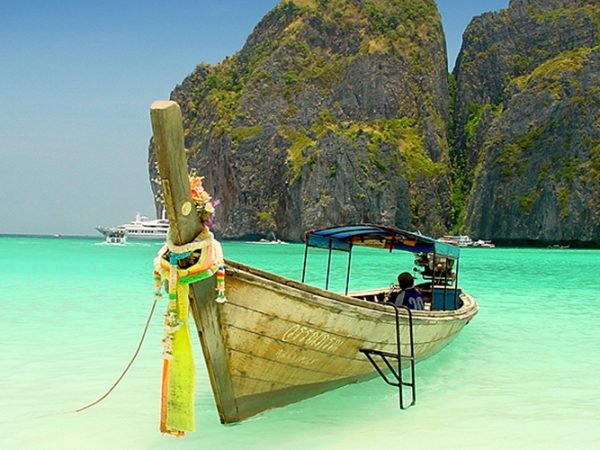 phi phi-island2